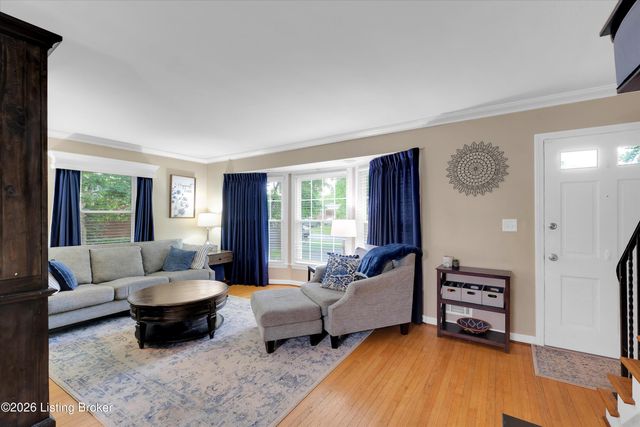 3745 Glenmeade Rd, Louisville, KY 40218