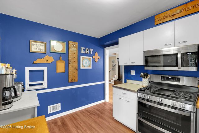3745 Glenmeade Rd, Louisville, KY 40218