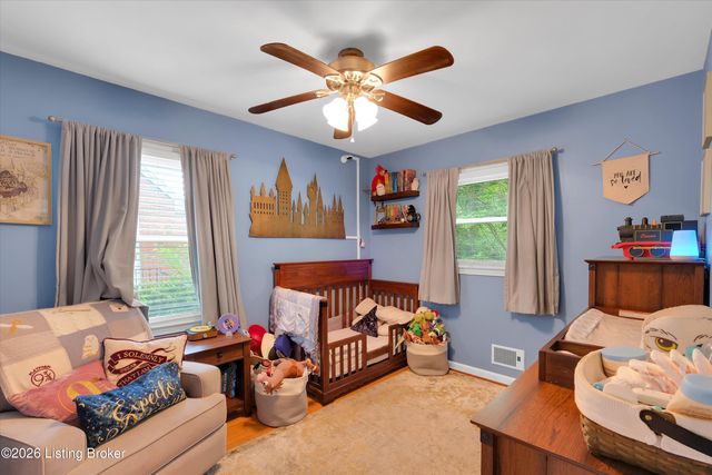 3745 Glenmeade Rd, Louisville, KY 40218