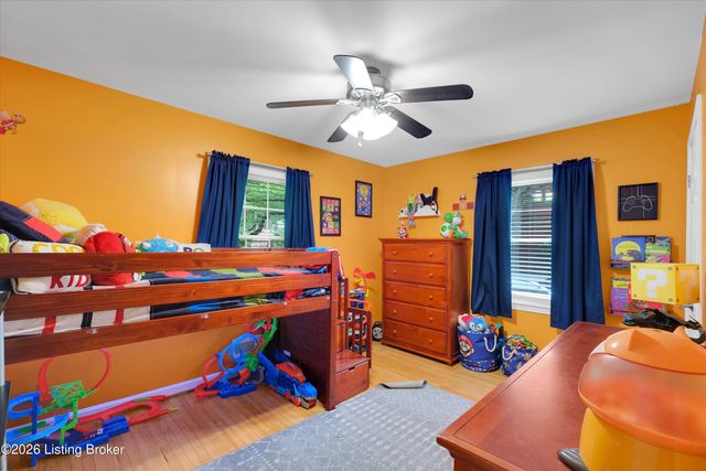 3745 Glenmeade Rd, Louisville, KY 40218