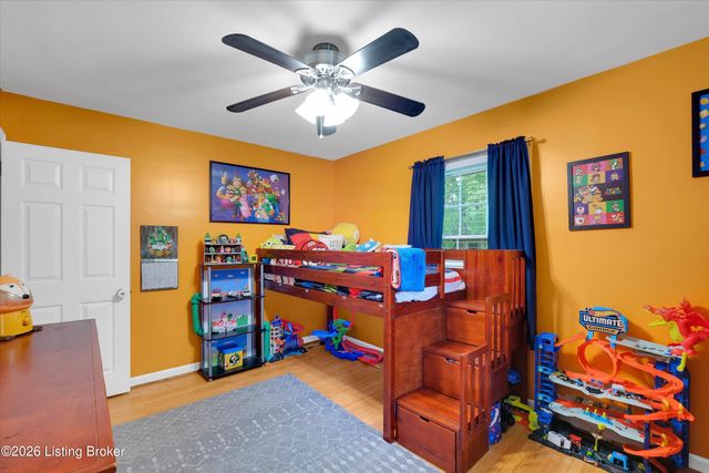 3745 Glenmeade Rd, Louisville, KY 40218