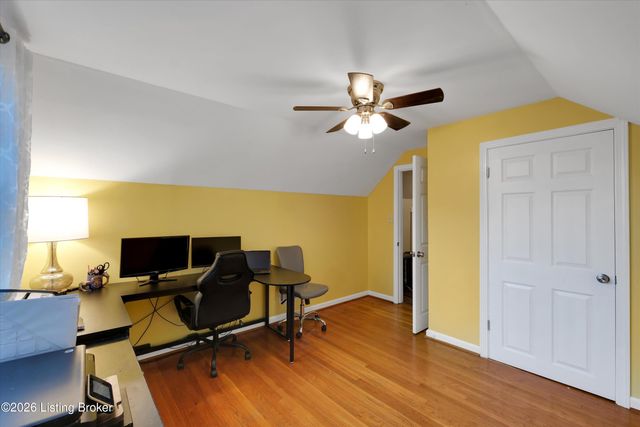 3745 Glenmeade Rd, Louisville, KY 40218