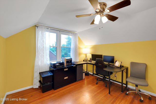 3745 Glenmeade Rd, Louisville, KY 40218