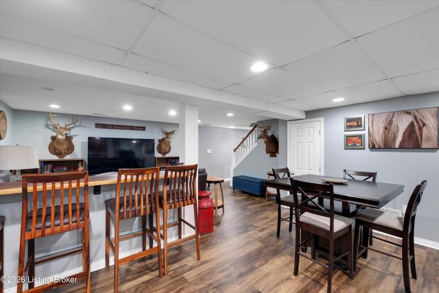 3745 Glenmeade Rd, Louisville, KY 40218