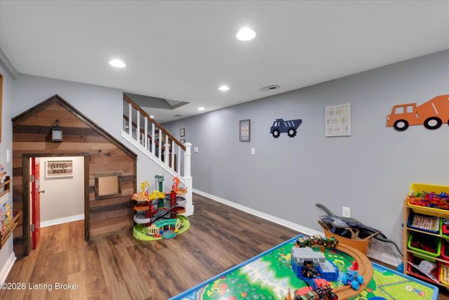 3745 Glenmeade Rd, Louisville, KY 40218