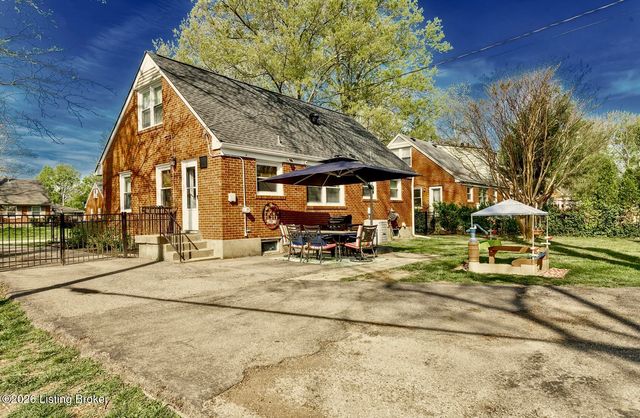 3745 Glenmeade Rd, Louisville, KY 40218