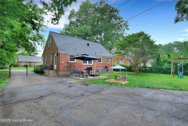 3745 Glenmeade Rd, Louisville, KY 40218