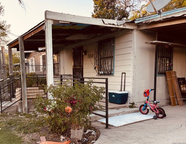 2033 W Laurel, San Antonio, TX 78201