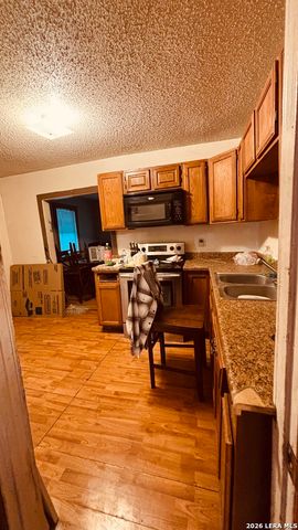 2033 W Laurel, San Antonio, TX 78201