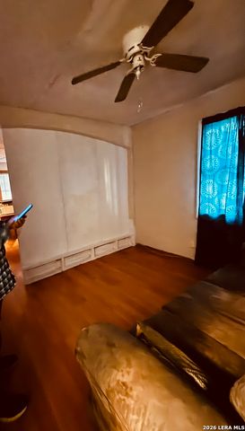 2033 W Laurel, San Antonio, TX 78201