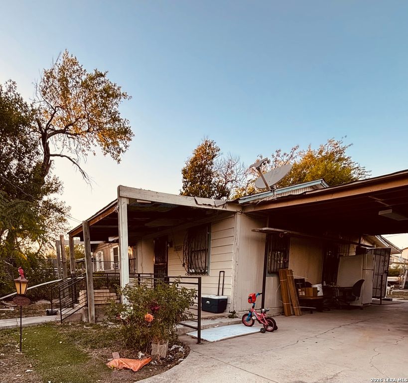 2033 W Laurel, San Antonio, TX 78201