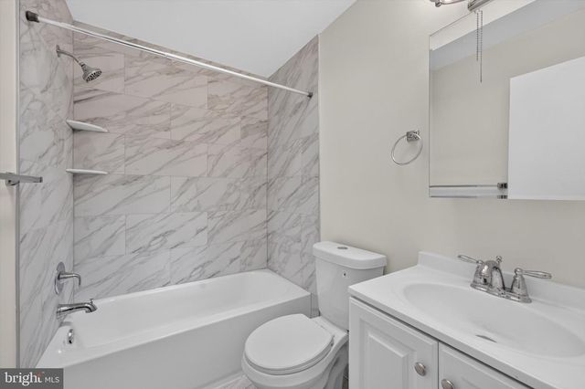 2261 STRAHLE ST, Philadelphia, PA 19152