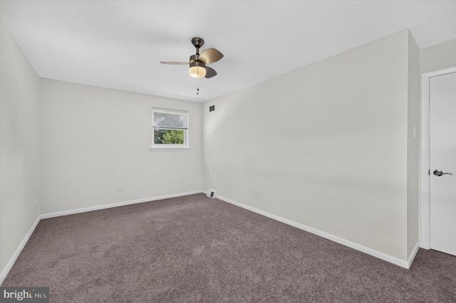 2261 STRAHLE ST, Philadelphia, PA 19152