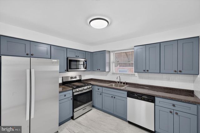 2261 STRAHLE ST, Philadelphia, PA 19152