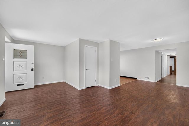 2261 STRAHLE ST, Philadelphia, PA 19152
