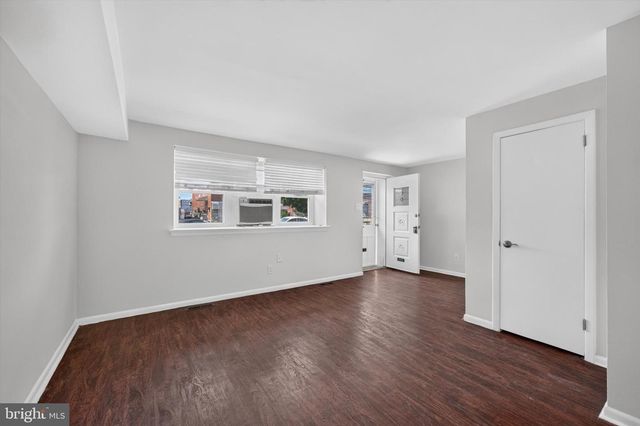 2261 STRAHLE ST, Philadelphia, PA 19152