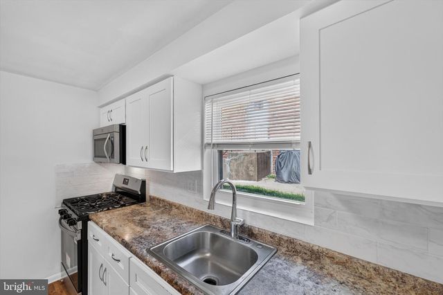 2261 STRAHLE ST, Philadelphia, PA 19152