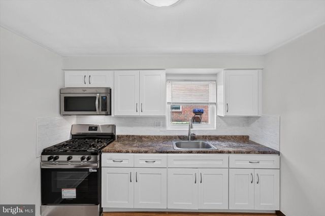 2261 STRAHLE ST, Philadelphia, PA 19152
