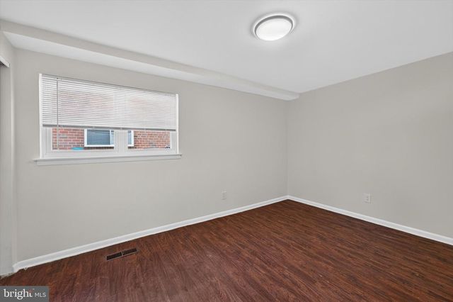 2261 STRAHLE ST, Philadelphia, PA 19152