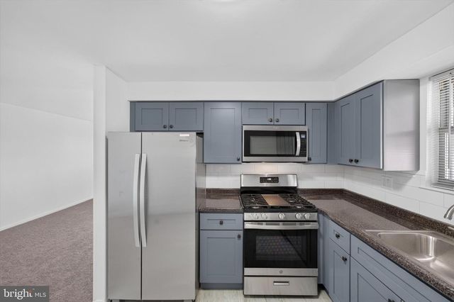 2261 STRAHLE ST, Philadelphia, PA 19152