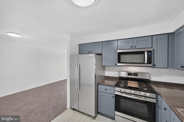 2261 STRAHLE ST, Philadelphia, PA 19152