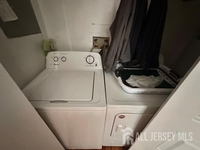 211 Sunshine Court, Sayreville, NJ 08859