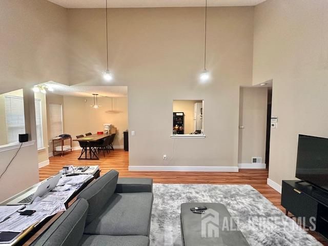 211 Sunshine Court, Sayreville, NJ 08859