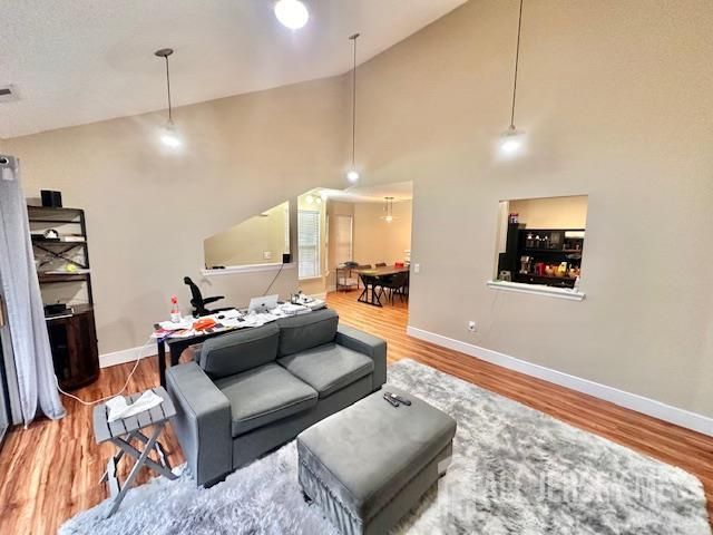 211 Sunshine Court, Sayreville, NJ 08859