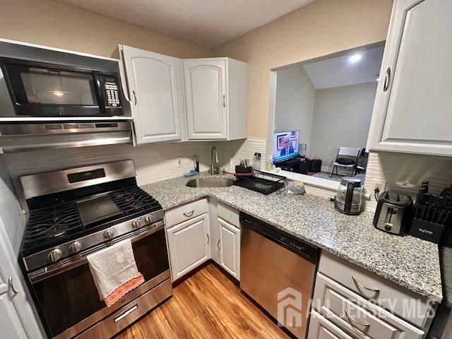 211 Sunshine Court, Sayreville, NJ 08859