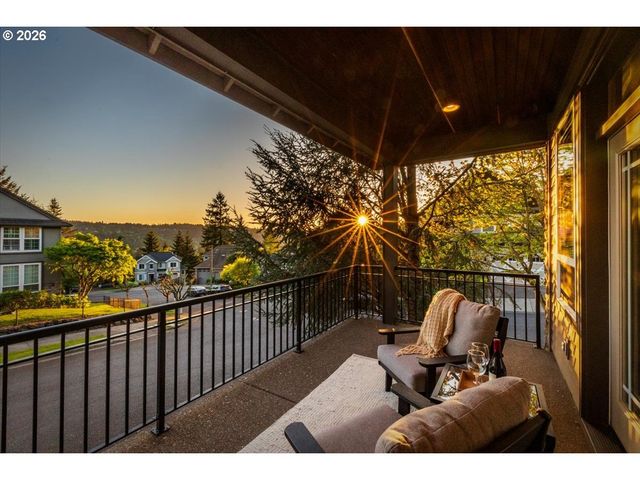 1910 TAYLOR Ct, West Linn, OR 97068