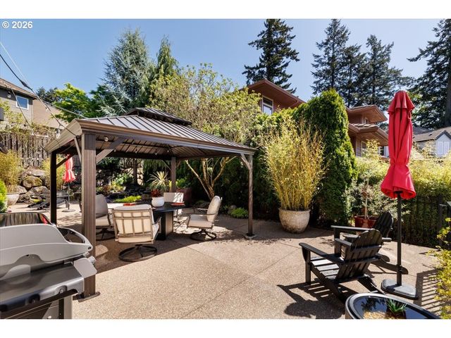 1910 TAYLOR Ct, West Linn, OR 97068