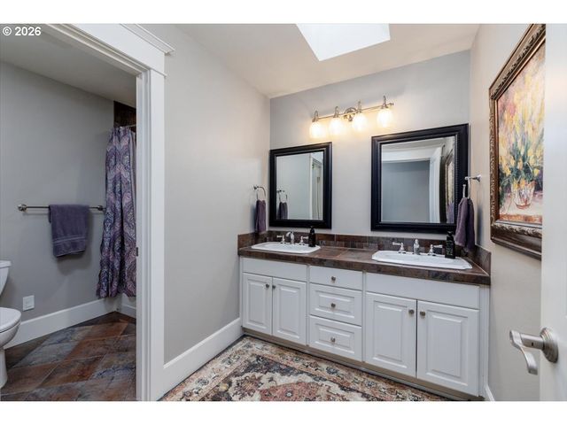 1910 TAYLOR Ct, West Linn, OR 97068