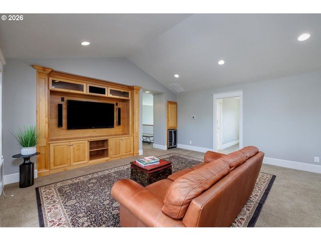1910 TAYLOR Ct, West Linn, OR 97068