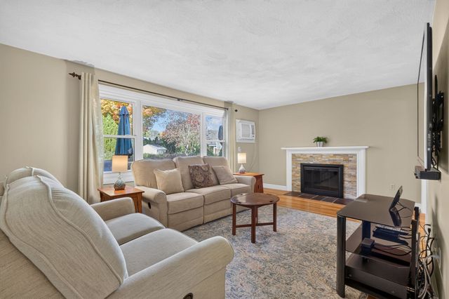 90 Woodstock St, North Andover, MA 01845