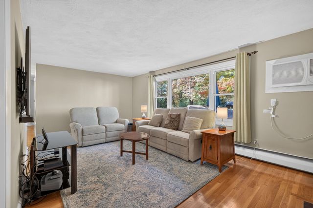 90 Woodstock St, North Andover, MA 01845