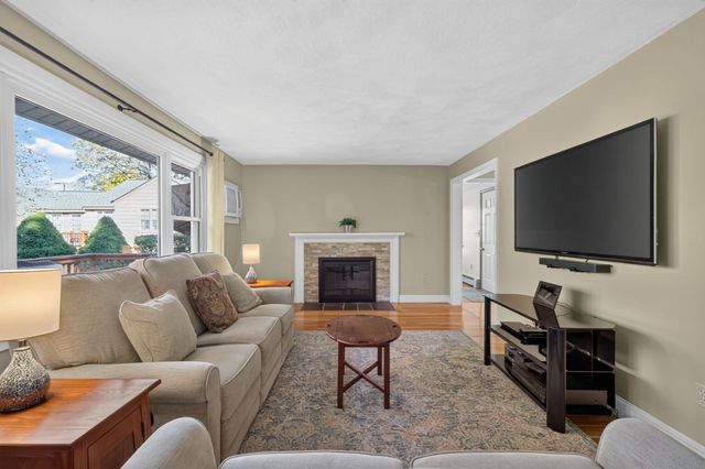 90 Woodstock St, North Andover, MA 01845