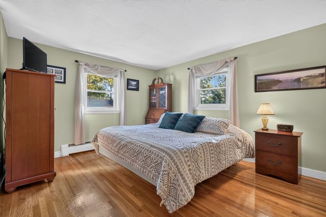 90 Woodstock St, North Andover, MA 01845