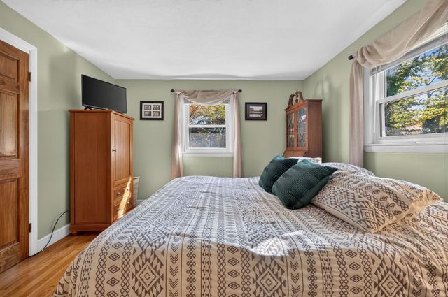 90 Woodstock St, North Andover, MA 01845