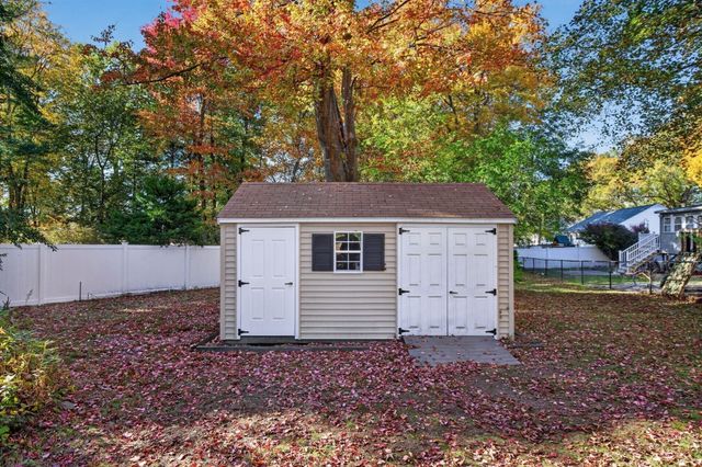 90 Woodstock St, North Andover, MA 01845