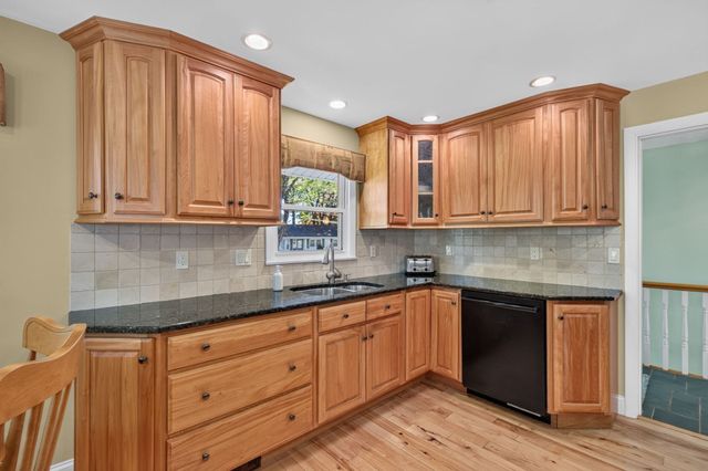 90 Woodstock St, North Andover, MA 01845