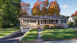 90 Woodstock St, North Andover, MA 01845