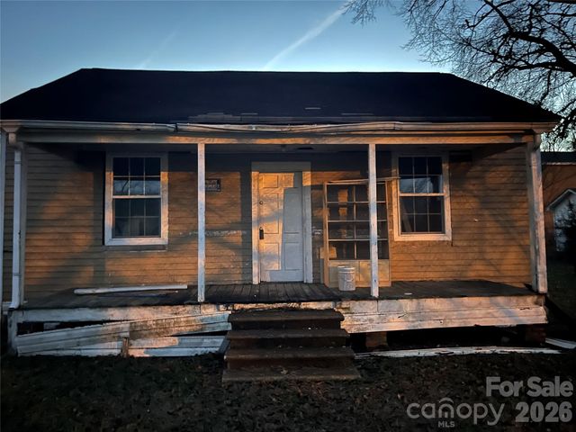 35 Center Street, Great Falls, SC 29055