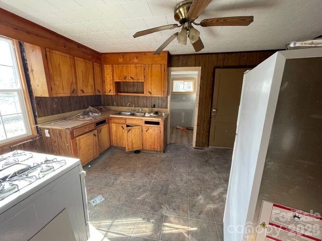 35 Center Street, Great Falls, SC 29055