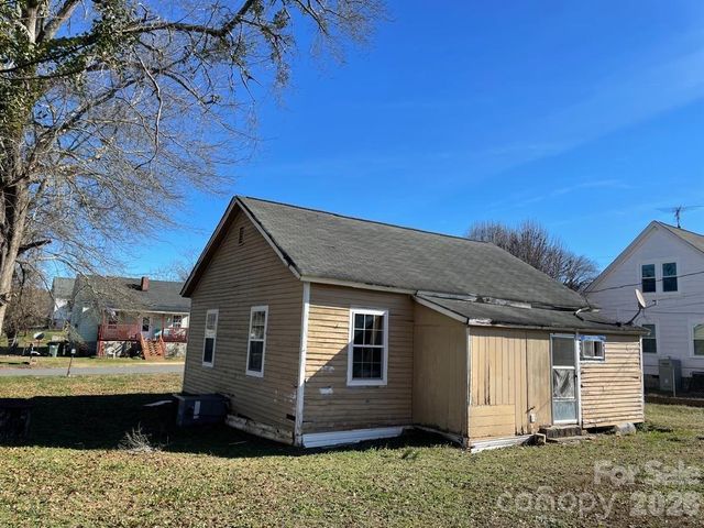 35 Center Street, Great Falls, SC 29055