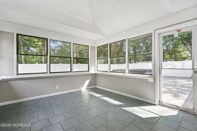 5 Oakland Street, Matawan, NJ 07747