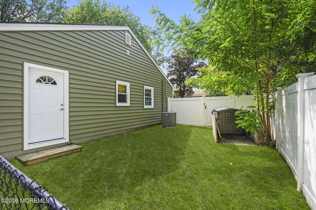 5 Oakland Street, Matawan, NJ 07747