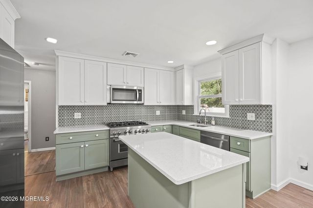 5 Oakland Street, Matawan, NJ 07747
