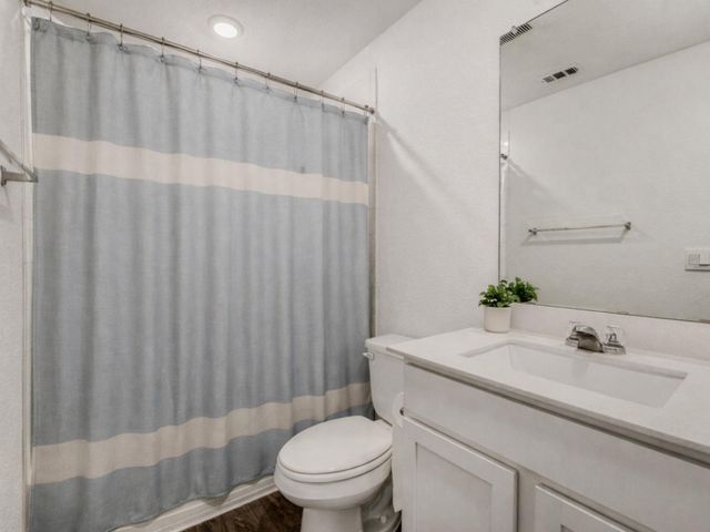 12421 Silversmith LN, Mustang Ridge, TX 78610