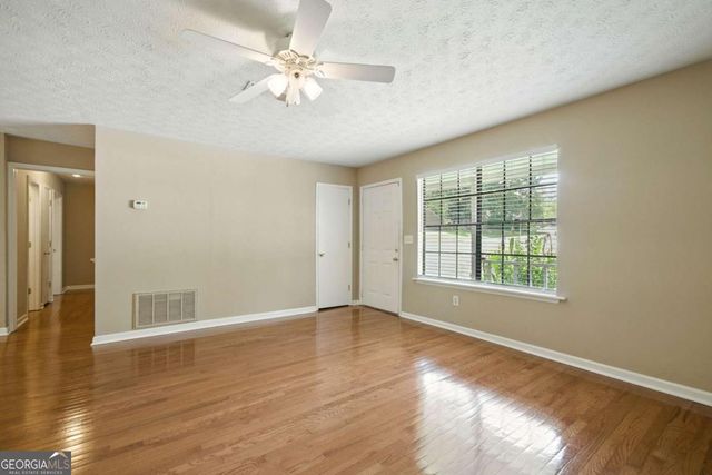 3045 Wildflower Lane, Snellville, GA 30039