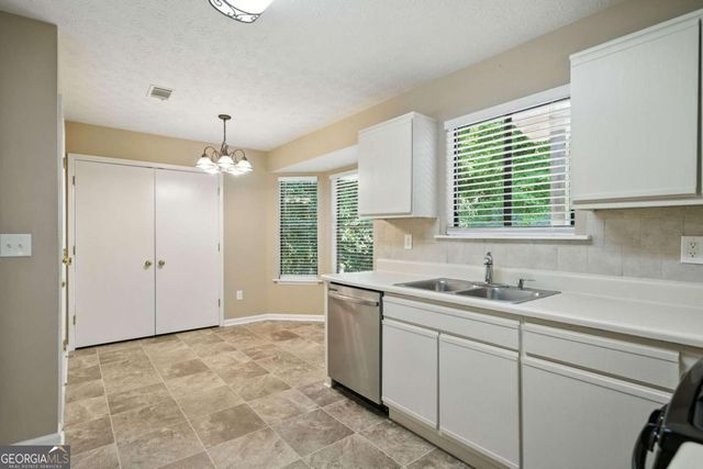 3045 Wildflower Lane, Snellville, GA 30039